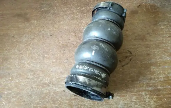 Citroen C4 I Intercooler hose/pipe 9680356780