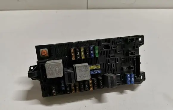 Mercedes-Benz E W211 Fuse module A2115453901