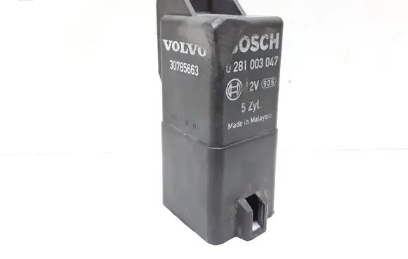 Volvo V70 Glow plug pre-heat relay 0281003047 30785663