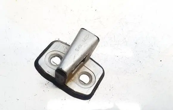 Audi A4 S4 B5 8D Front door lock loop/hook striker 