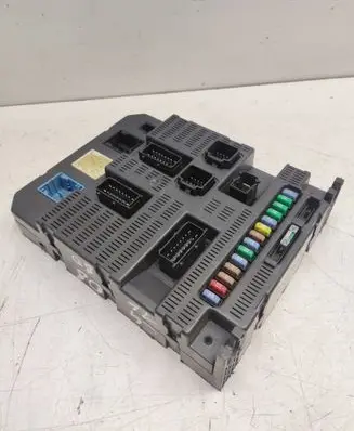 Citroen C4 I Fuse module 9663798480 2454659121 2004P08