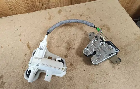 Mercedes-Benz GLC C253 Tailgate/trunk/boot lock/catch/latch A0999068600 A0997400600