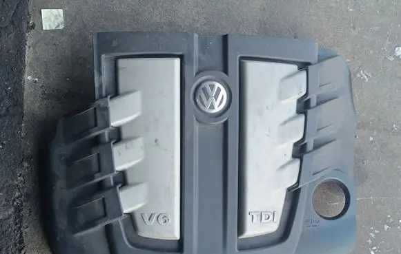Engine cover (trim)
