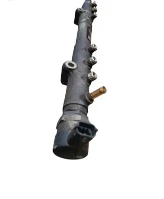 Volvo V70 Fuel main line pipe 0445215023 8699179