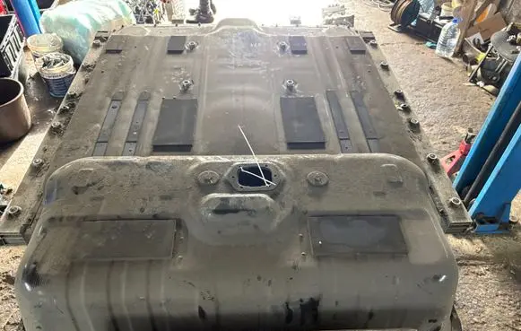 Hyundai Kona I Hybrid/electric vehicle battery tray 37501K4054
