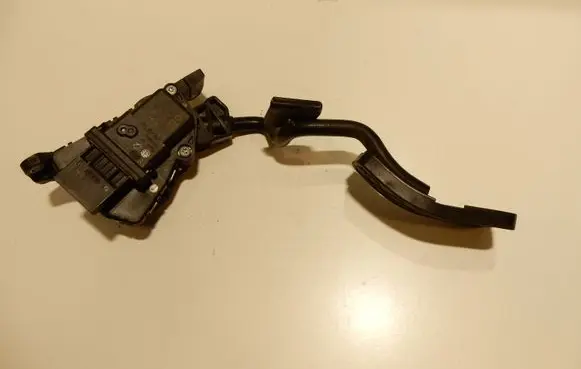 Audi A6 S6 C6 4F Accelerator throttle pedal 4F2721523 51114
