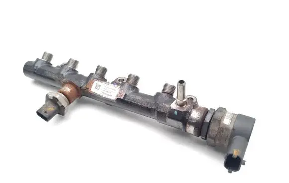 Mercedes-Benz Vito Viano W447 Fuel main line pipe 175217814R 0281007457 203570539
