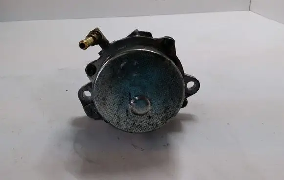 Opel Corsa D Vacuum pump 73501167