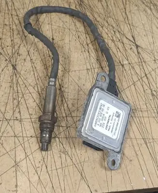 Mercedes-Benz Sprinter W906 Lambda probe sensor A0009050008