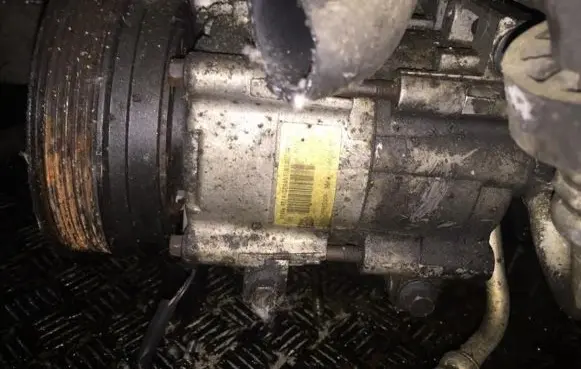 Ford Fiesta Air conditioning (A/C) compressor (pump) 96fw19d629bc 96fw-19d629-bc