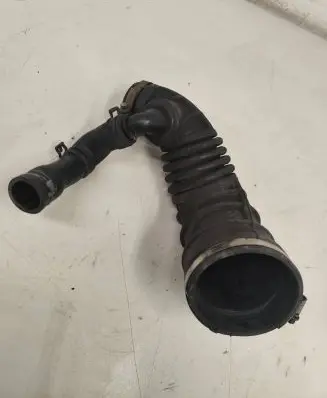 Opel Vectra C Air intake hose/pipe 9178631