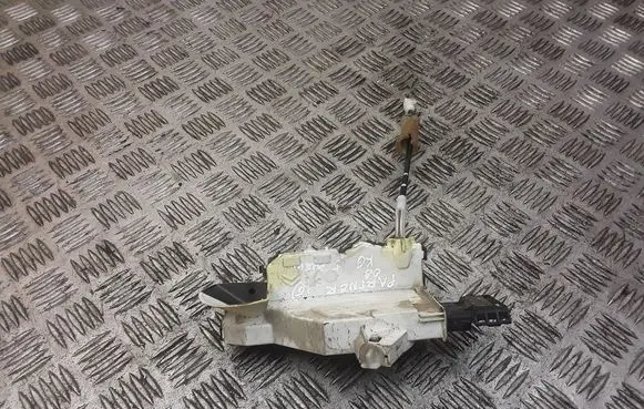 Peugeot Partner Rear door lock 828420