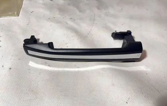 Mercedes-Benz E W124 Front door exterior handle A1247600570 71013868