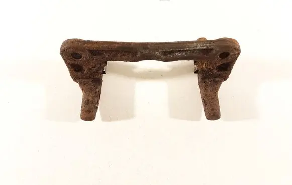 Mitsubishi Pajero Brake caliper pad carrier rear 4501