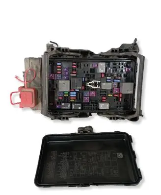 Opel Insignia B Fuse box set 39116626