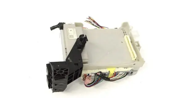 Toyota Prius (XW30) Central body control module 8273047520