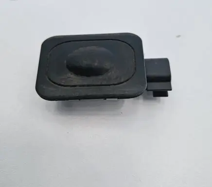 Jaguar XE Tailgate opening switch GX7314K147AA
