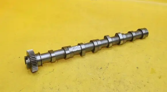 Volkswagen PASSAT B7 Camshaft 03L101