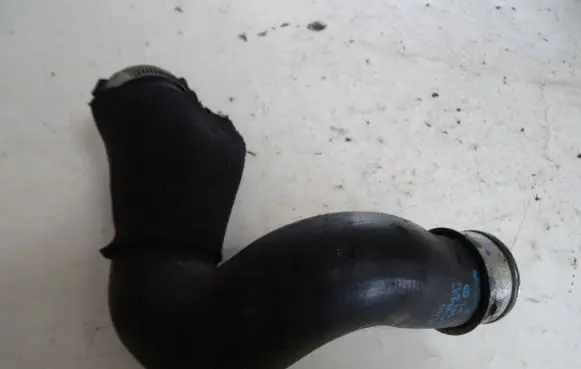 Audi Q7 4L Intercooler hose/pipe 7L6145738A