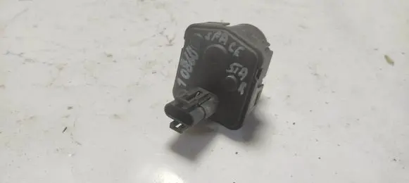 Headlight level adjustment motor