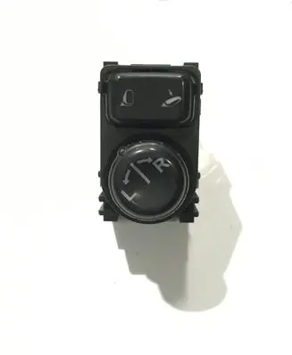 Nissan Qashqai Wing mirror switch
