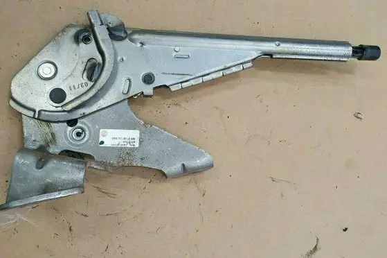 Volkswagen Amarok Hand brake release handle 2H0711301B