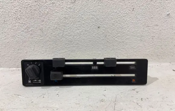 Volkswagen Golf I Climate control unit 161919383