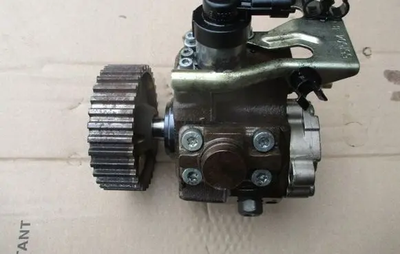 Citroen Xsara Picasso Fuel injection high pressure pump 9656300380A