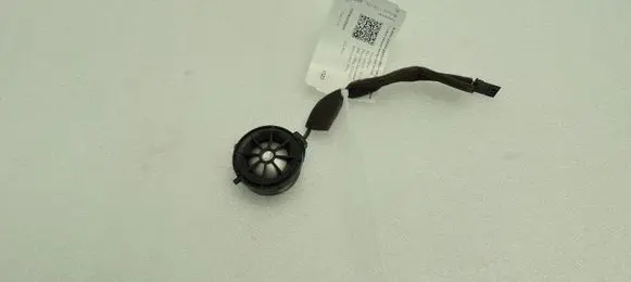 Land Rover Discovery 3 - LR3 Front door high frequency speaker XQN000130 1464833