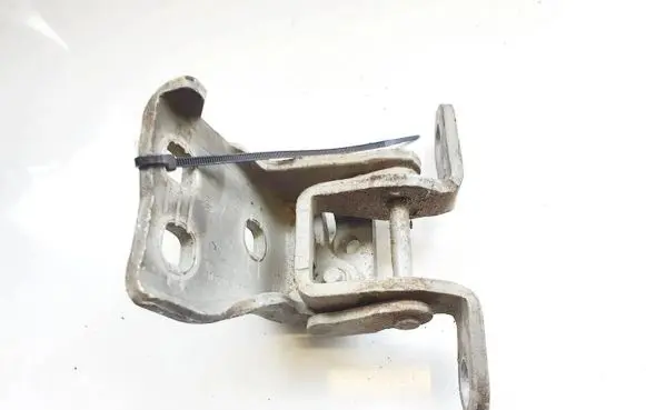 Dodge Magnum Rear door lower hinge 237yda4m