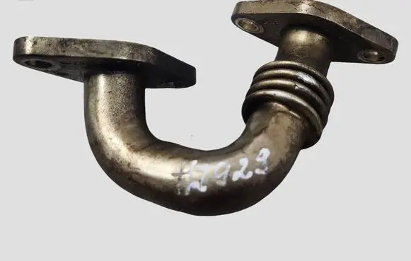 Volkswagen PASSAT B6 EGR valve line/pipe/hose 03G131521AM