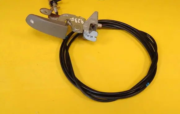 Mazda 323 F Fuel cap flap release cable 