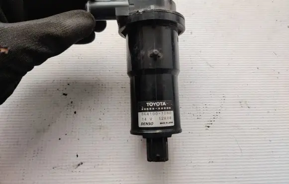 Lexus RX 300 Electric auxiliary coolant/water pump 0641001080 12K08