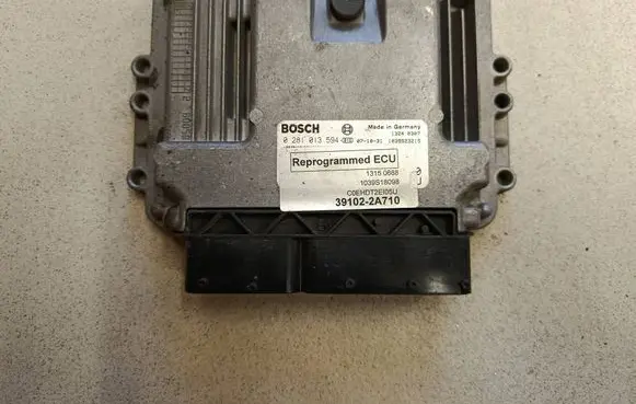 KIA Ceed Engine control unit/module 391022A710 13150688 1039S18098