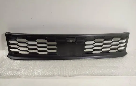 Mitsubishi Outlander IV Front bumper lower grill 6405A253