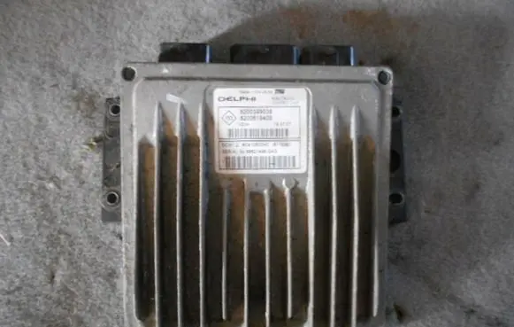 Renault Megane II Engine control unit/module 8200911560