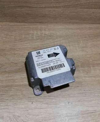 Opel Vectra B Airbag control unit/module 24416701