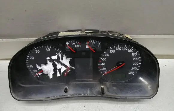Volkswagen PASSAT B5 Speedometer (instrument cluster) 3B1919880