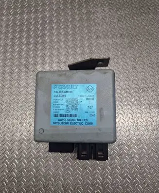 Renault Clio III Power steering control unit/module 8200336827 6900000523 99118608