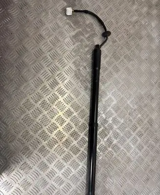 Nissan X-Trail T32 Tailgate strut 905614cl2a