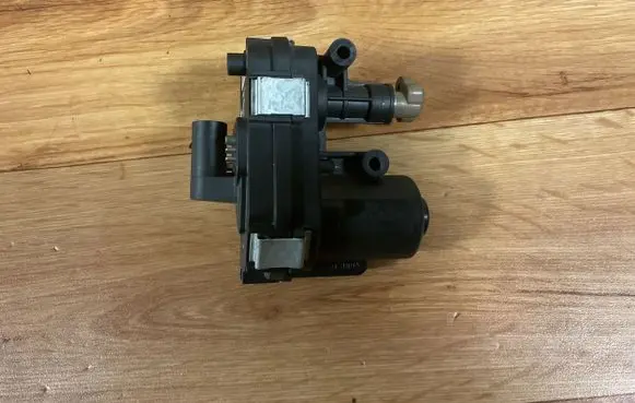 Opel Insignia A Intake manifold valve actuator/motor 55571379