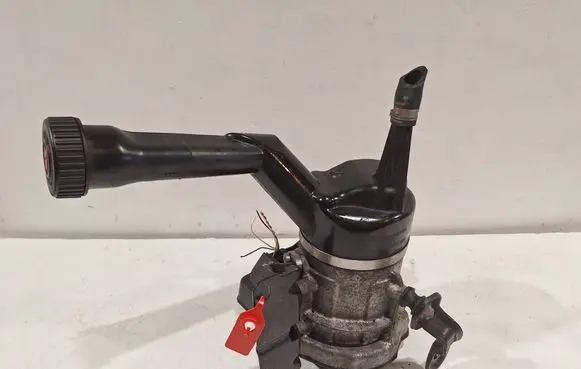 Peugeot 308 Power steering pump 9670700380
