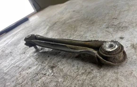 Mercedes-Benz E W210 Rear control arm