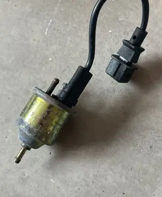 Volvo S40, V40 Valve vacuum 9180686 98T216