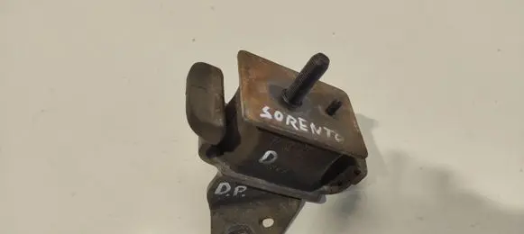 KIA Sorento Engine mount bracket 218123E150