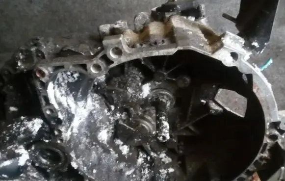 Mitsubishi Space Star Manual 5 speed gearbox 1023625