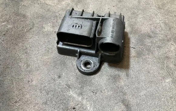 Mercedes-Benz Sprinter W906 Glow plug pre-heat relay A6519003103 51299070D 1903000459537