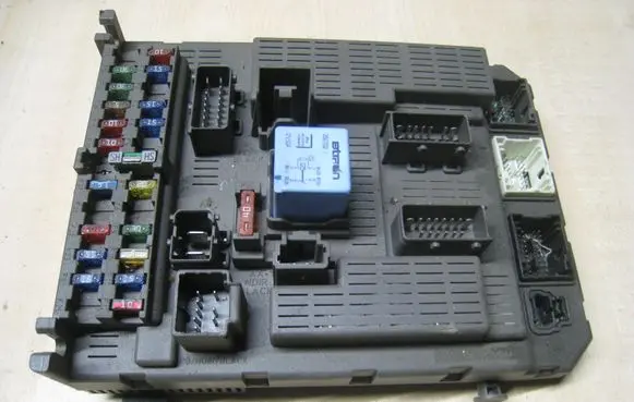 Citroen C5 Fuse module 9644460280