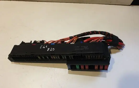 BMW 5 E60 E61 Fuse module 6957330