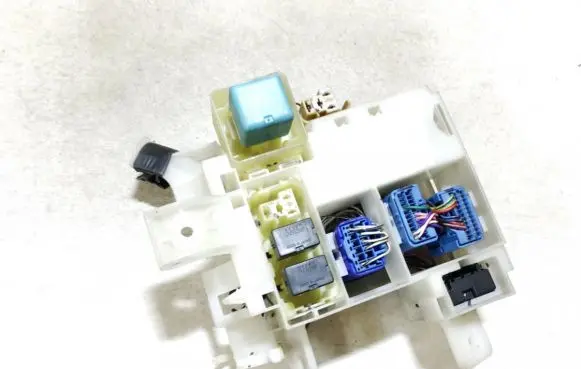 Toyota Corolla Verso E121 Fuse box set